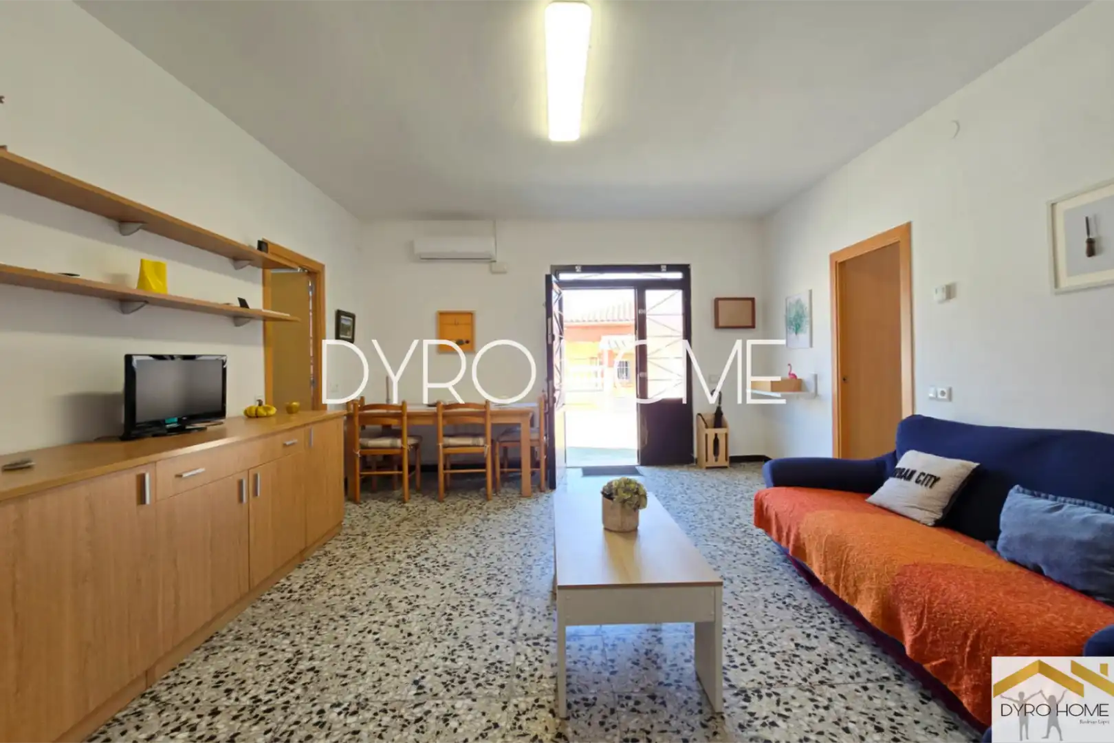 Sala d'estar de Casa o xalet en venda en Sant Vicenç Dels Horts amb Aire condicionat, Calefacció i Jardí privat