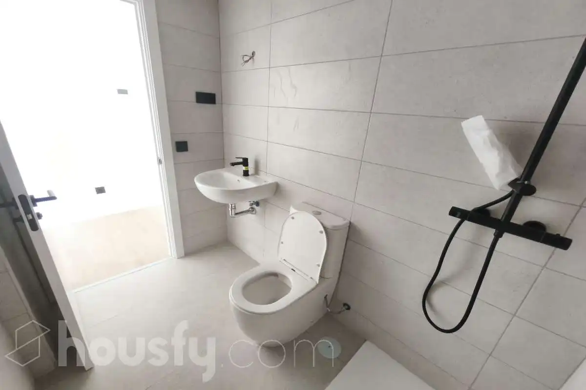 Baño de Piso de alquiler en Madrid con Aire acondicionado, Calefacción y Parquet
