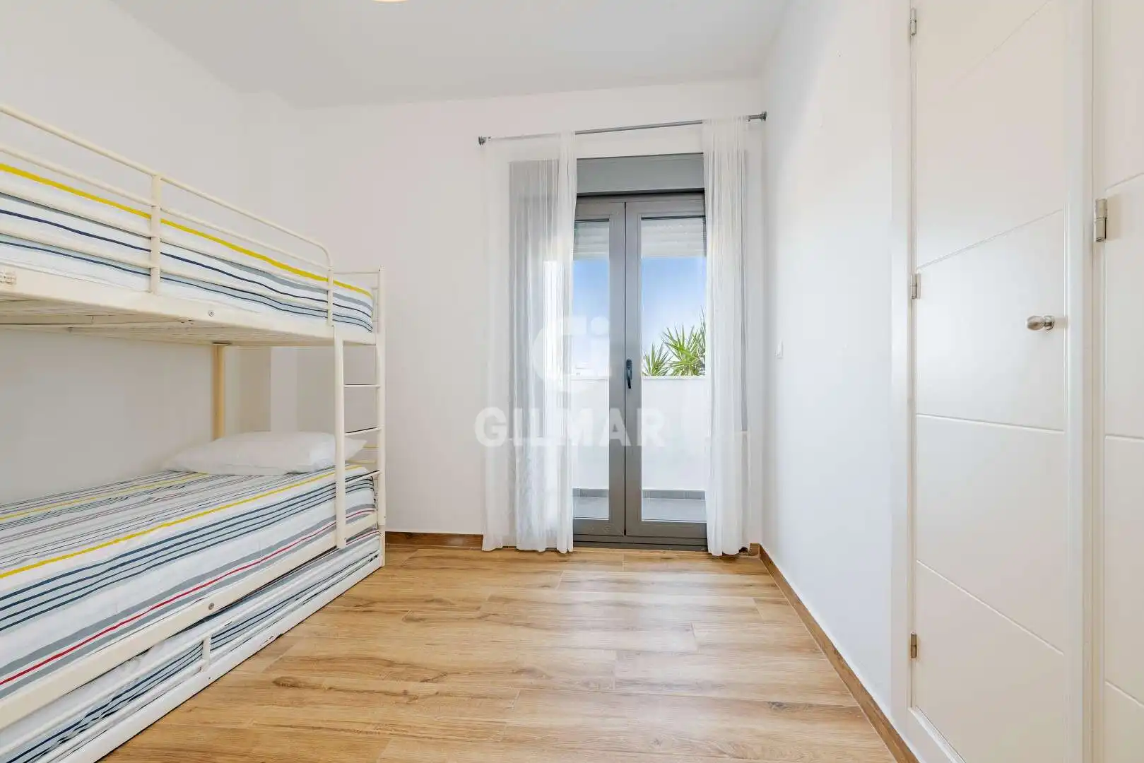 Dormitori de Casa o xalet en venda en Conil de la Frontera amb Jardí privat, Piscina i Moblat