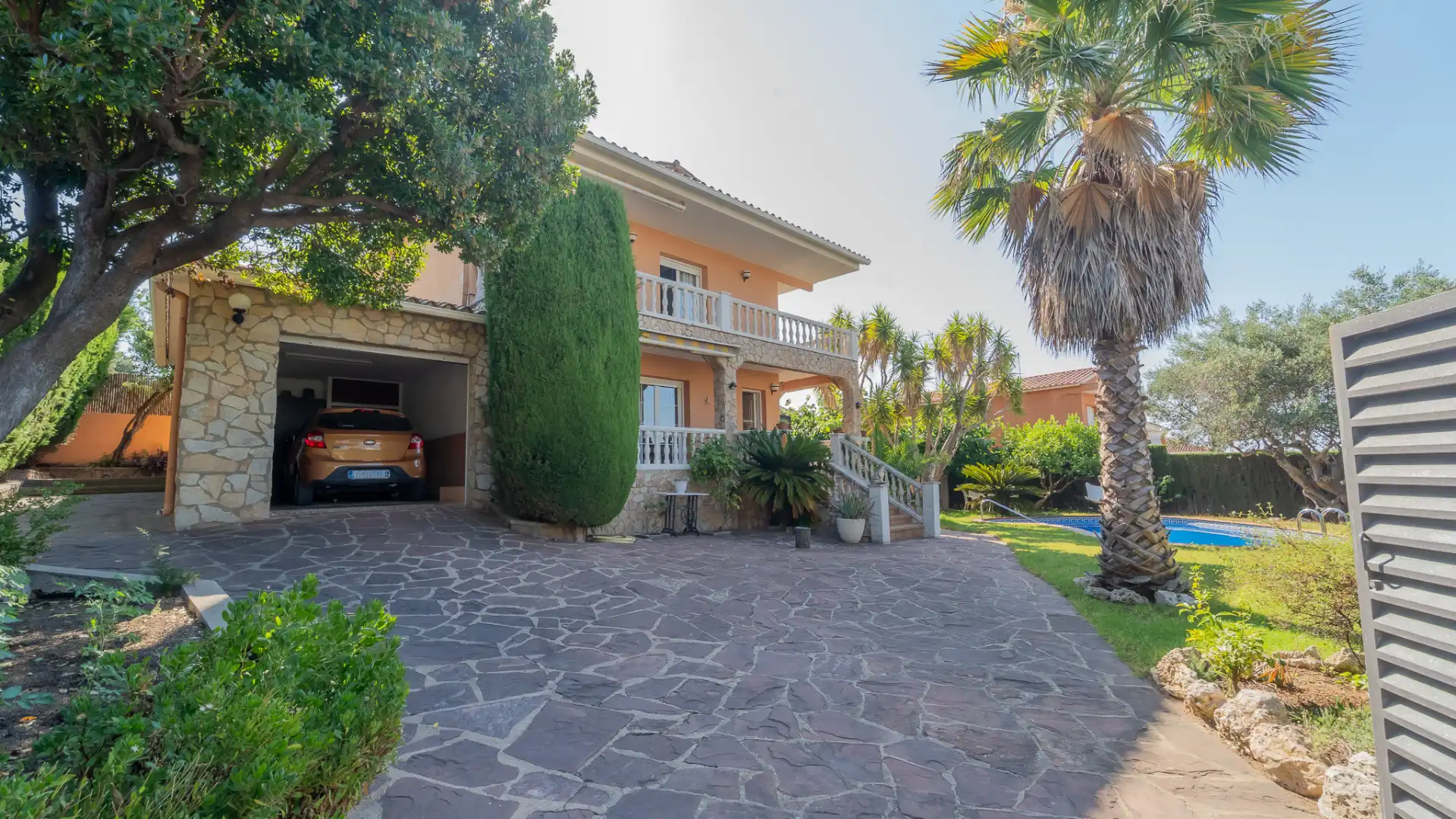 Exterior view of Houses for sale in Pineda de Mar  with Heating, Private garden and Terrace