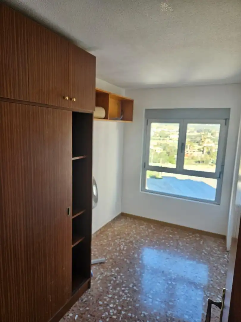 Habitación de Piso en venta en Benidorm con Terraza y Piscina comunitaria