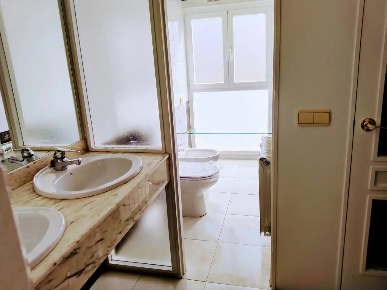Baño de Dúplex de alquiler en Burgos con Calefacción, Parquet y Amueblado