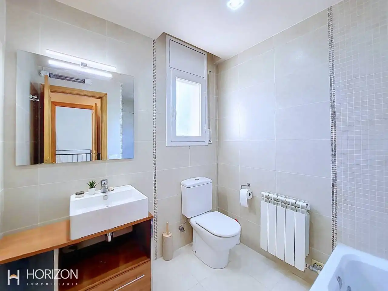 Baño de Casa adosada en venta en Calafell con Aire acondicionado, Calefacción y Jardín privado