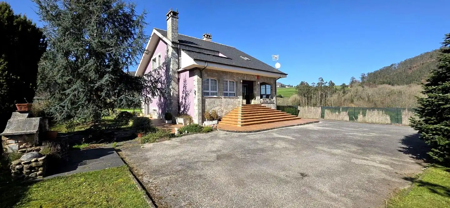 Exterior view of Houses for sale in Valdés - Luarca  with Heating, Private garden and Parquet flooring