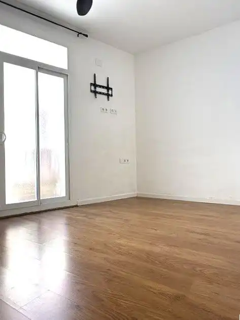Sala d'estar de Pis en venda en Sant Boi de Llobregat amb Aire condicionat, Calefacció i Parquet