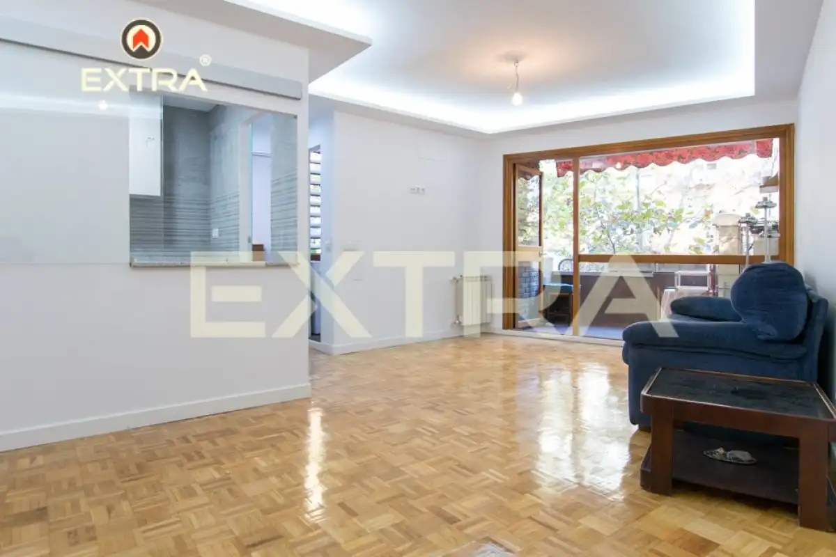 Dormitori de Pis de lloguer en  Madrid Capital amb Parquet i Terrassa