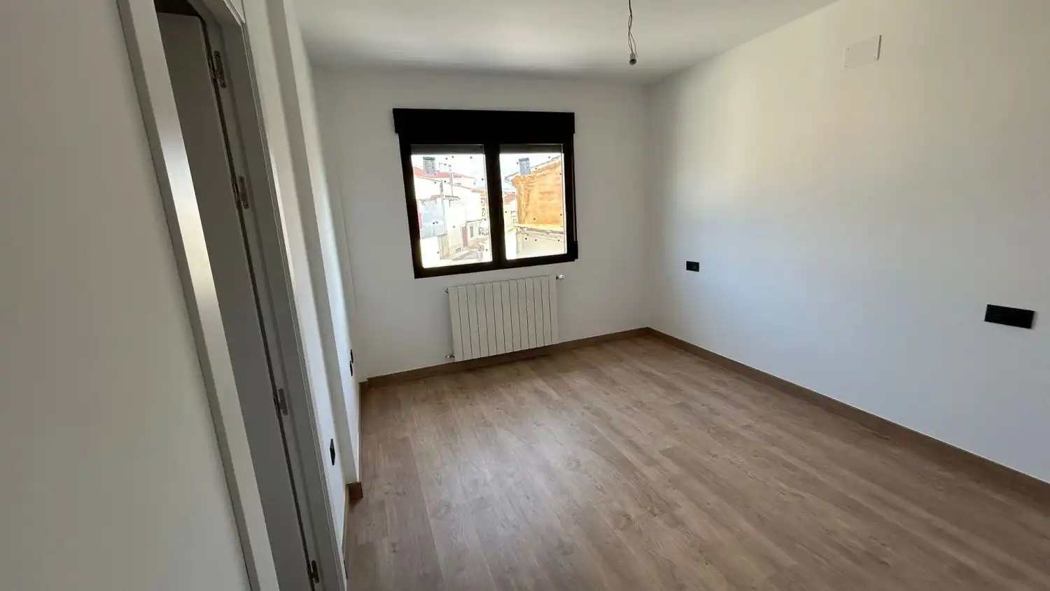 Schlafzimmer von Einfamilien-Reihenhaus zum Verkauf in La Gineta mit Klimaanlage, Heizung und Terrasse