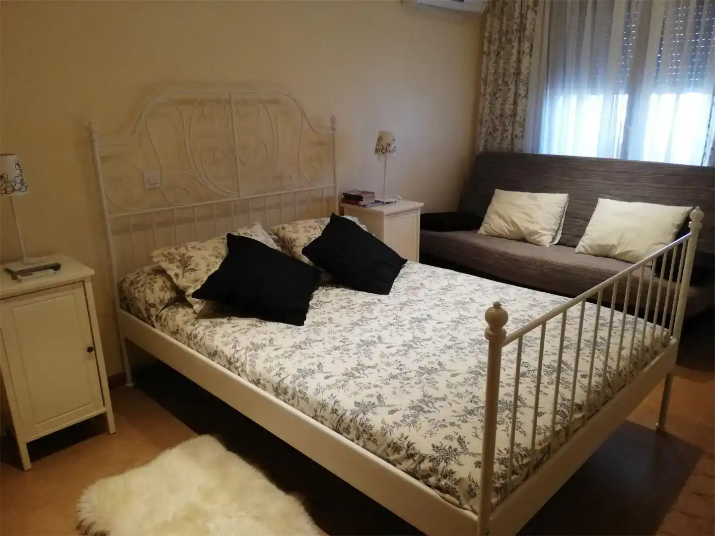 Habitación de Piso en venta en Villa del Campo con Aire acondicionado, Jardín privado y Amueblado
