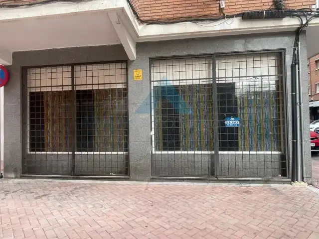 Local comercial de lloguer a Calle del Cid Campeador, imagen 3