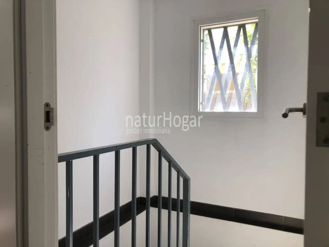 Balcony of Houses for rent in Paterna  with Air Conditioner, Heating and Private garden