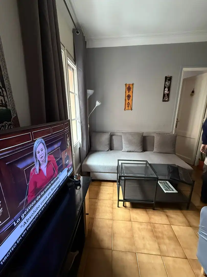 Sala de estar de Piso en venta en L'Hospitalet de Llobregat con Balcón