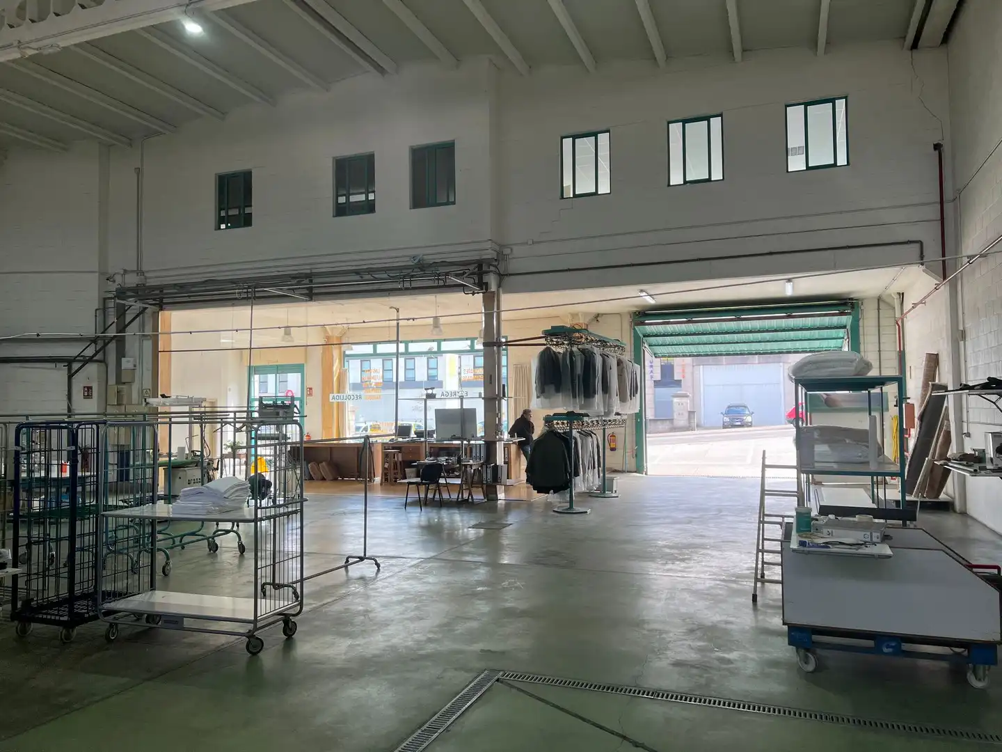 Industriegebäude zur Miete in Rúa das Palmeiras, imagen 2