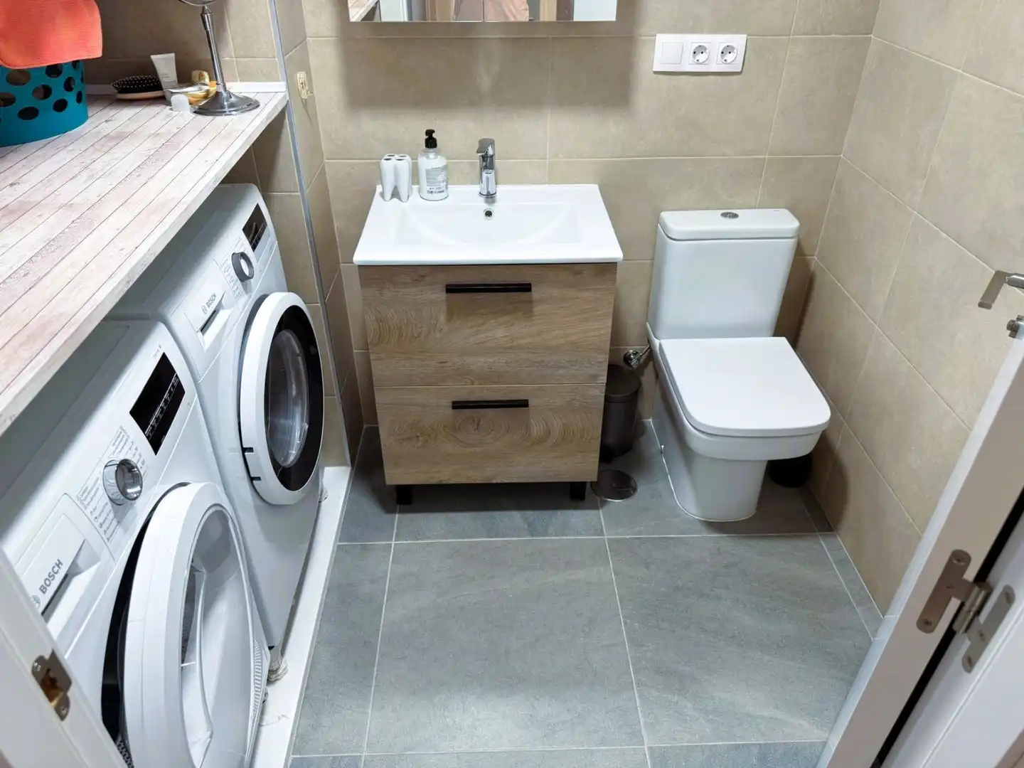 Bathroom of Flat for sale in Almuñécar  with Air Conditioner, Heating and Terrace