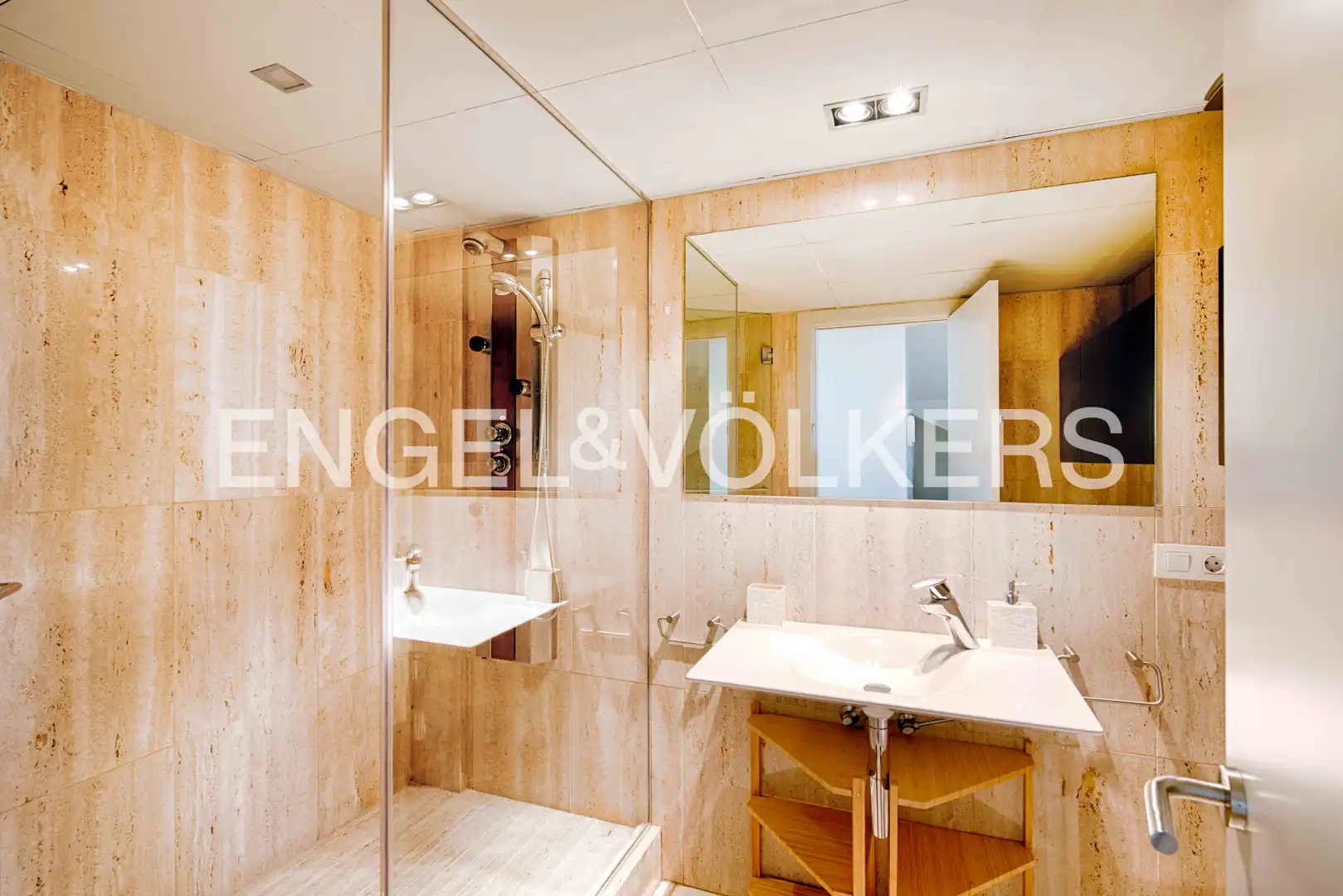 Bathroom of Detached homes for sale in Empuriabrava  with Air Conditioner, Terrace and Swimming Pool