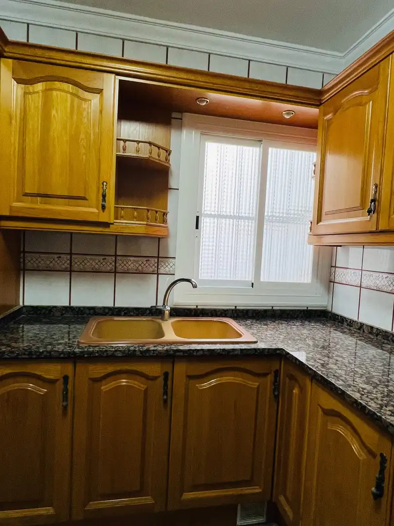 Cuina de Casa o xalet en venda en Vilanova i la Geltrú amb Calefacció
