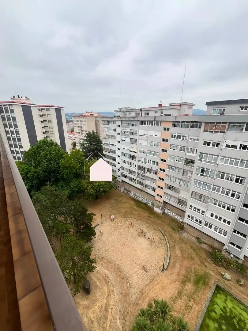 Vista exterior de Piso en venta en Vigo  con Trastero