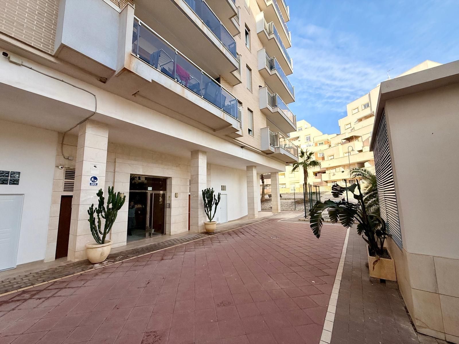 Exterior view of Flat for sale in Roquetas de Mar  with Private garden, Terrace and Storage room