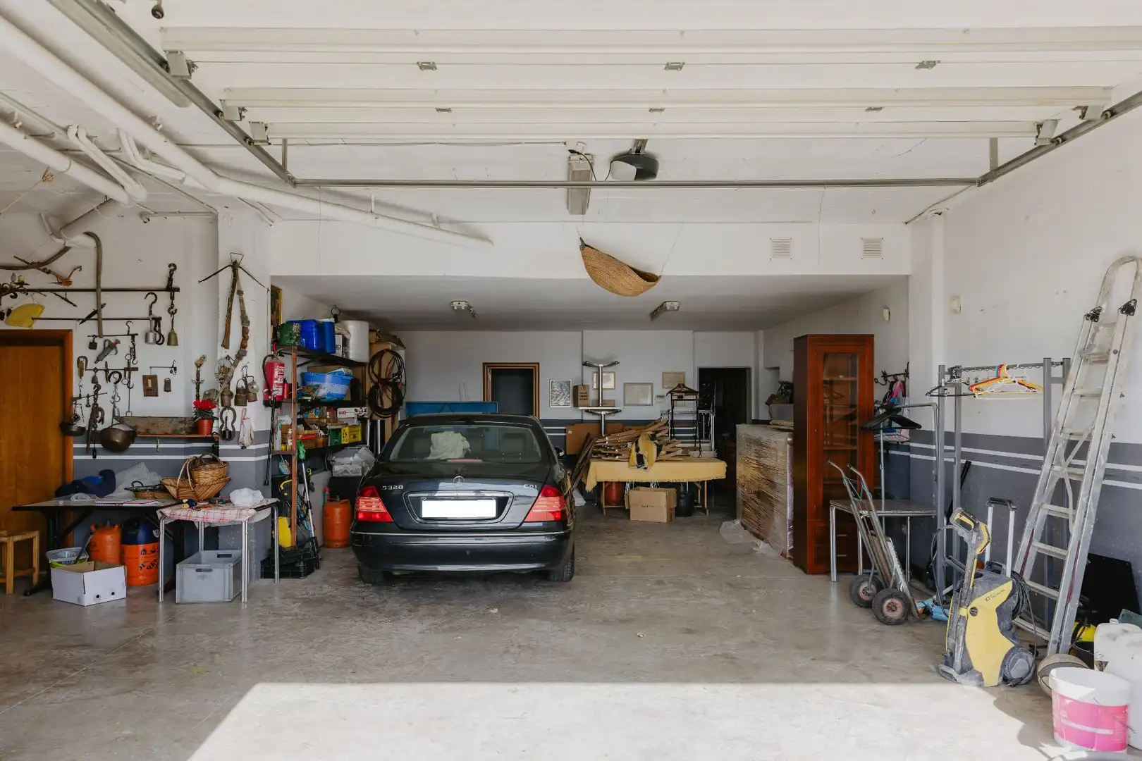 Parking of Houses for sale in Santa Coloma de Gramenet  with Air Conditioner, Heating and Private garden