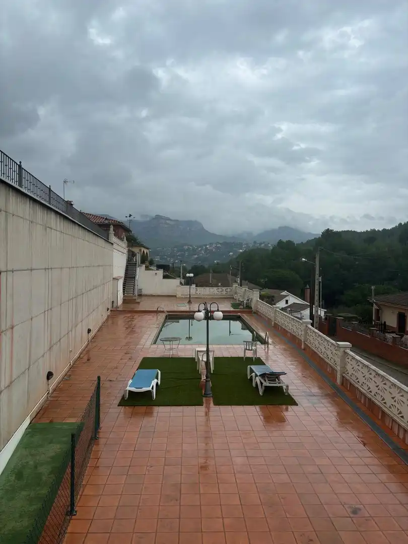 Piscina de Casa o xalet en venda en Sant Feliu de Codines amb Calefacció, Jardí privat i Terrassa