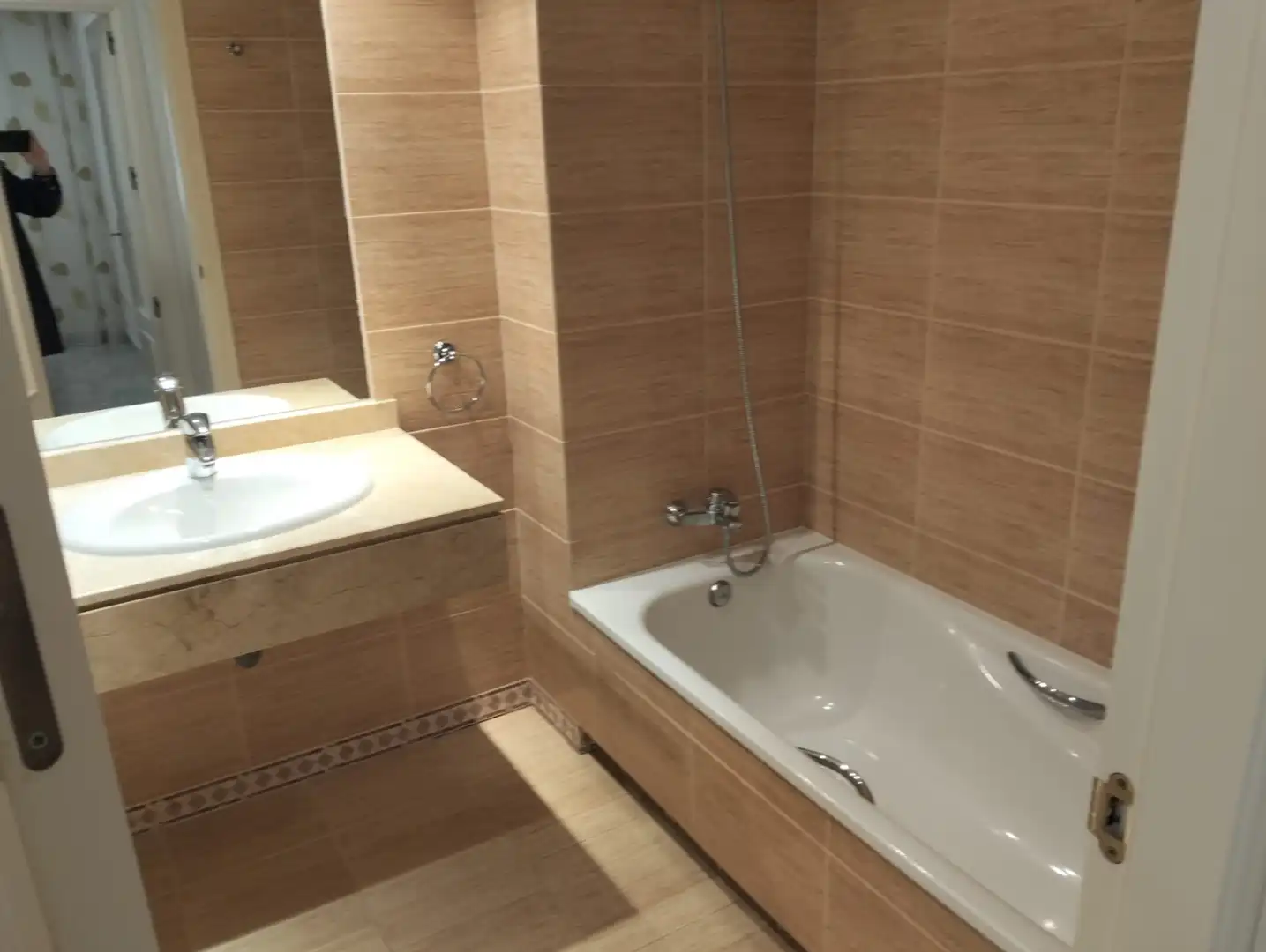 Badezimmer von Wohnung zum Verkauf in Marbella mit Klimaanlage, Terrasse und Gemeinschaftspool