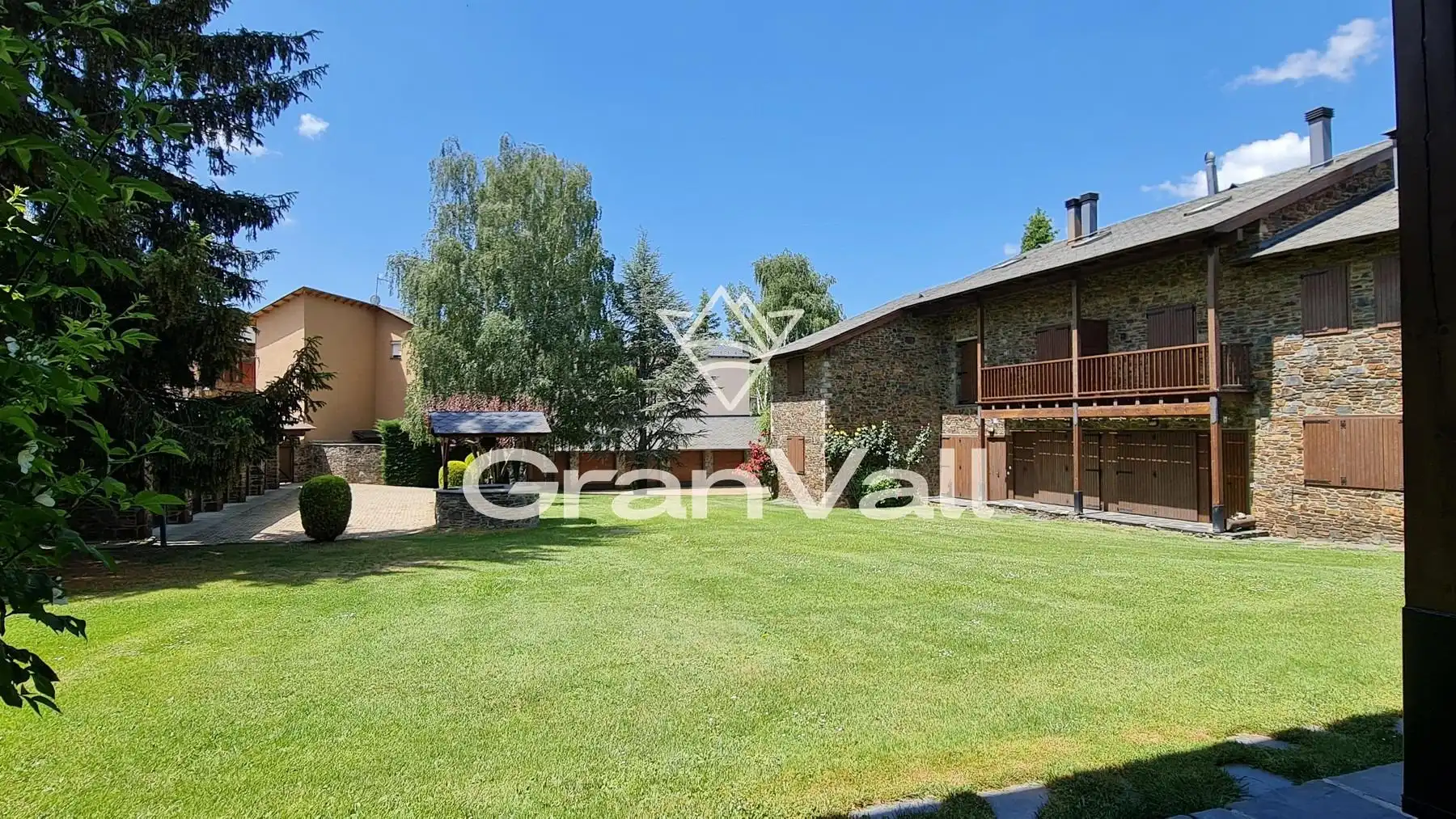 Jardí de Casa adosada en venda en Puigcerdà amb Calefacció, Jardí privat i Parquet