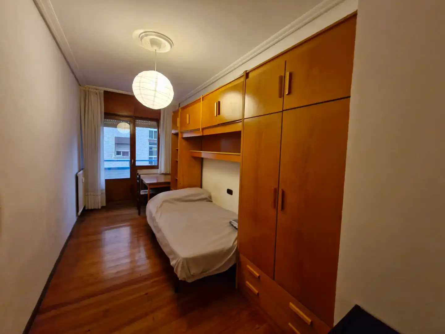 Habitación de Piso de alquiler en Vitoria - Gasteiz con Calefacción, Parquet y Amueblado