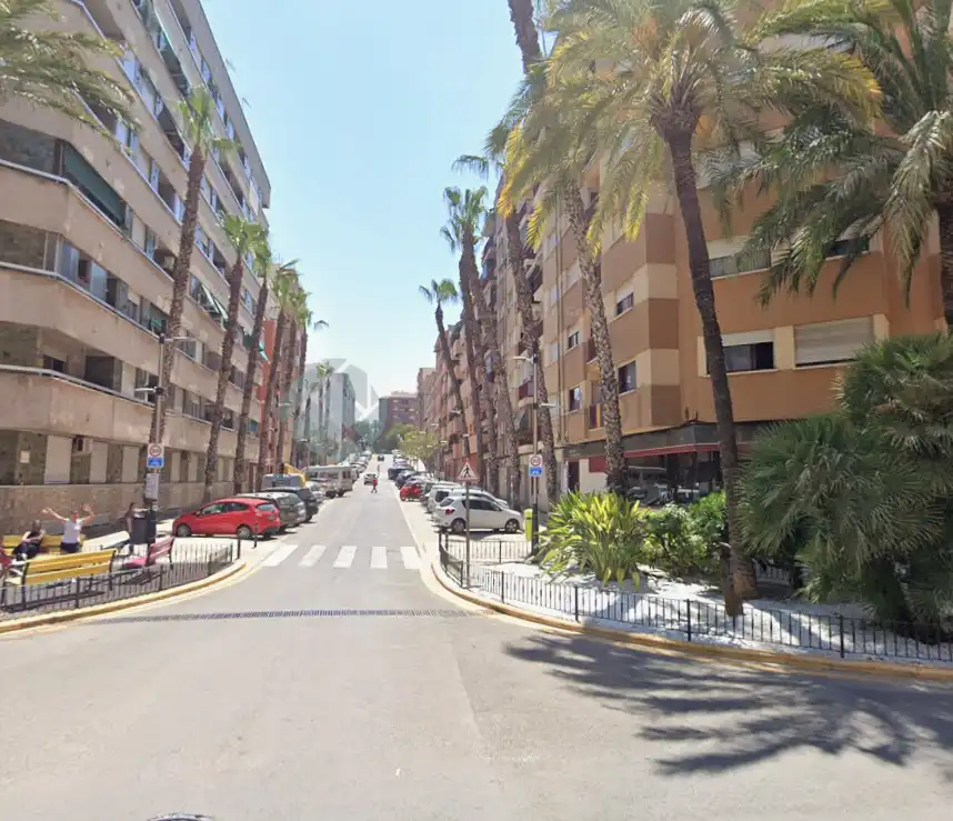 Flat for sale in C/ Germanies N