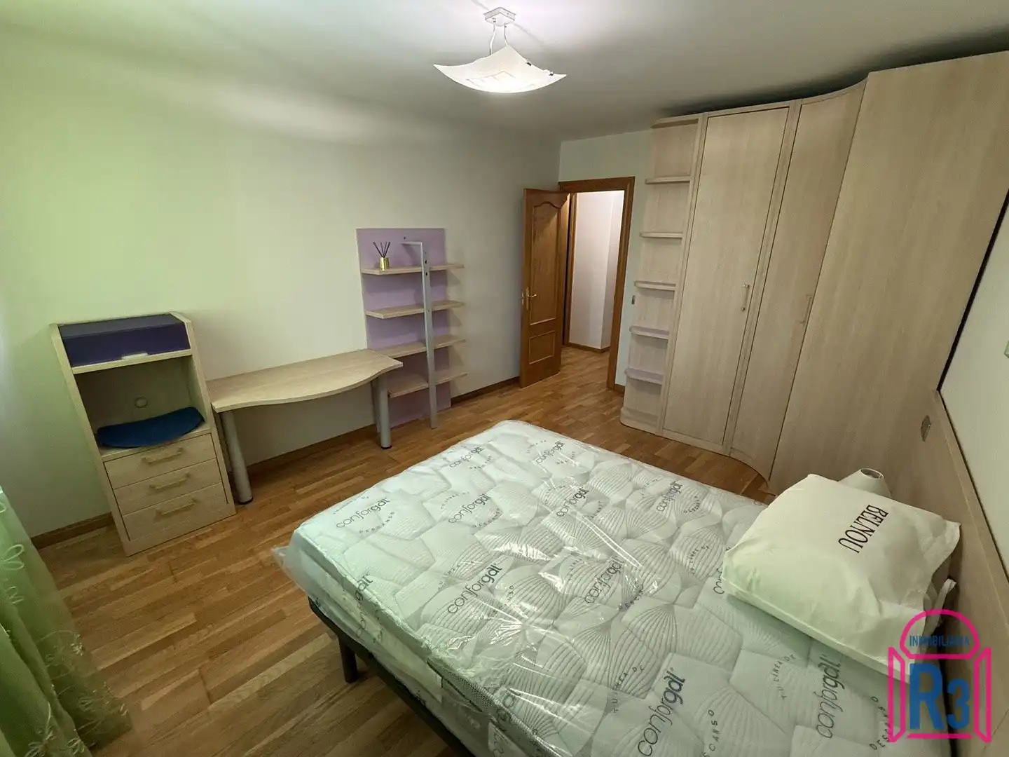 Schlafzimmer von Wohnung zur Miete in León Capital  mit Heizung, Terrasse und Abstellraum
