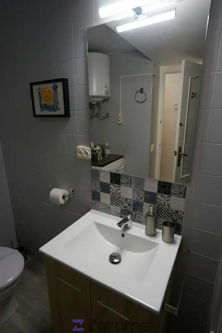 Baño de Estudio de alquiler en Torremolinos con Aire acondicionado, Amueblado y Lavadora