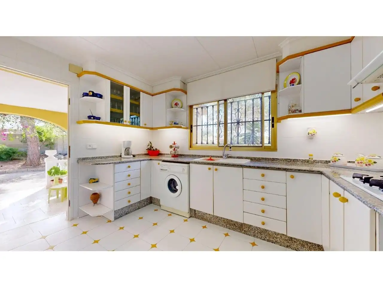 Cocina de Casa o chalet en venta en Llíria con Jardín privado, Terraza y Piscina
