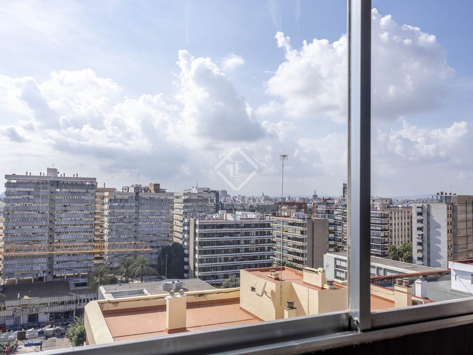 Exterior view of Flat for sale in  Valencia Capital  with Air Conditioner, Heating and Balcony