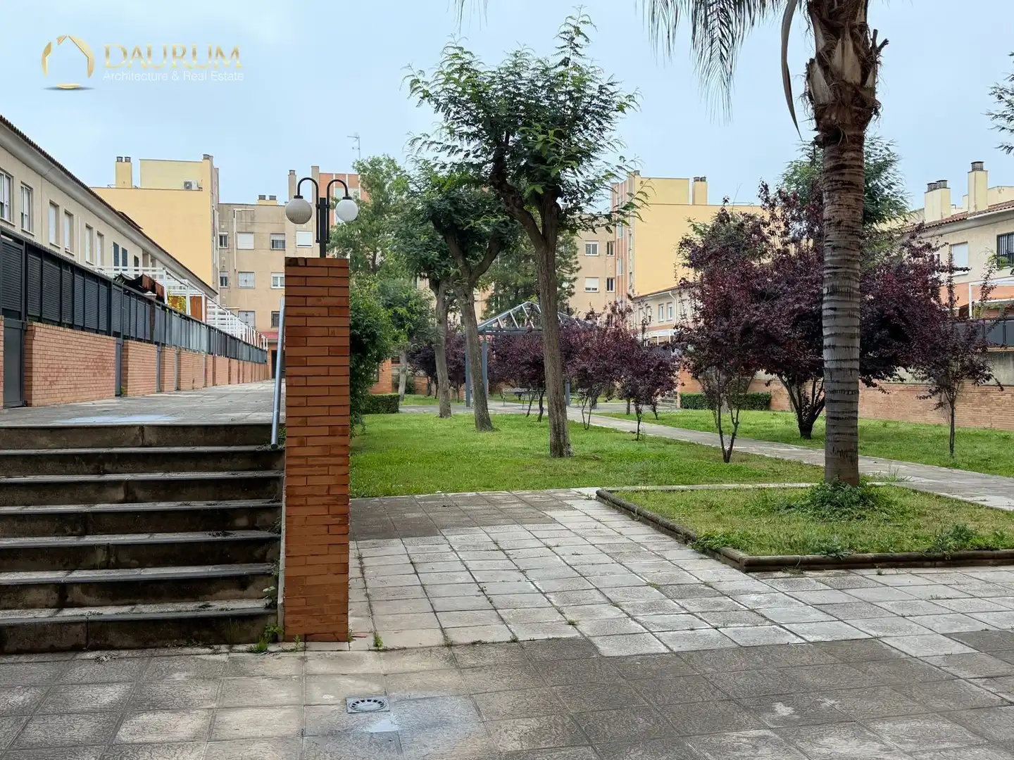 Vista exterior de Pis en venda en Sevilla amb Aire condicionat, Terrassa i Piscina
