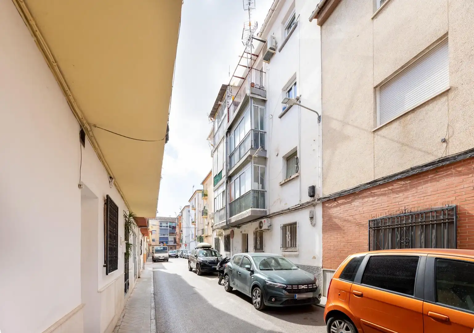 Außenansicht von Wohnung zum Verkauf in Granada mit Klimaanlage, Heizung und Möbliert