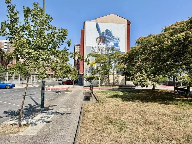 Außenansicht von Wohnung zum Verkauf in Bilbao  mit Heizung und Balkon