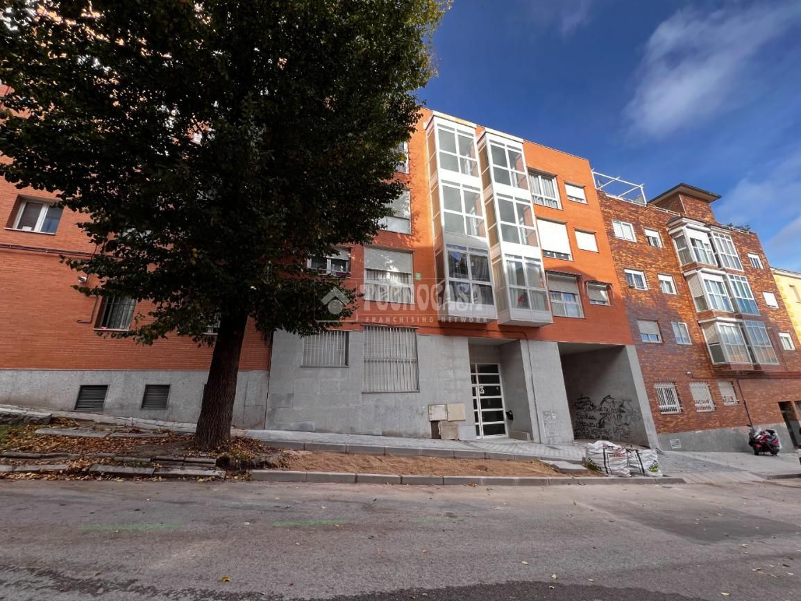 Exterior view of Garage for sale in  Madrid Capital