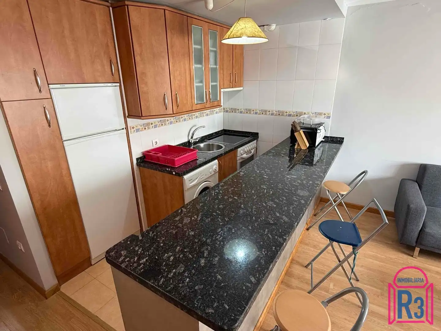 Cuina de Apartament de lloguer en Villaquilambre amb Calefacció, Traster i Moblat