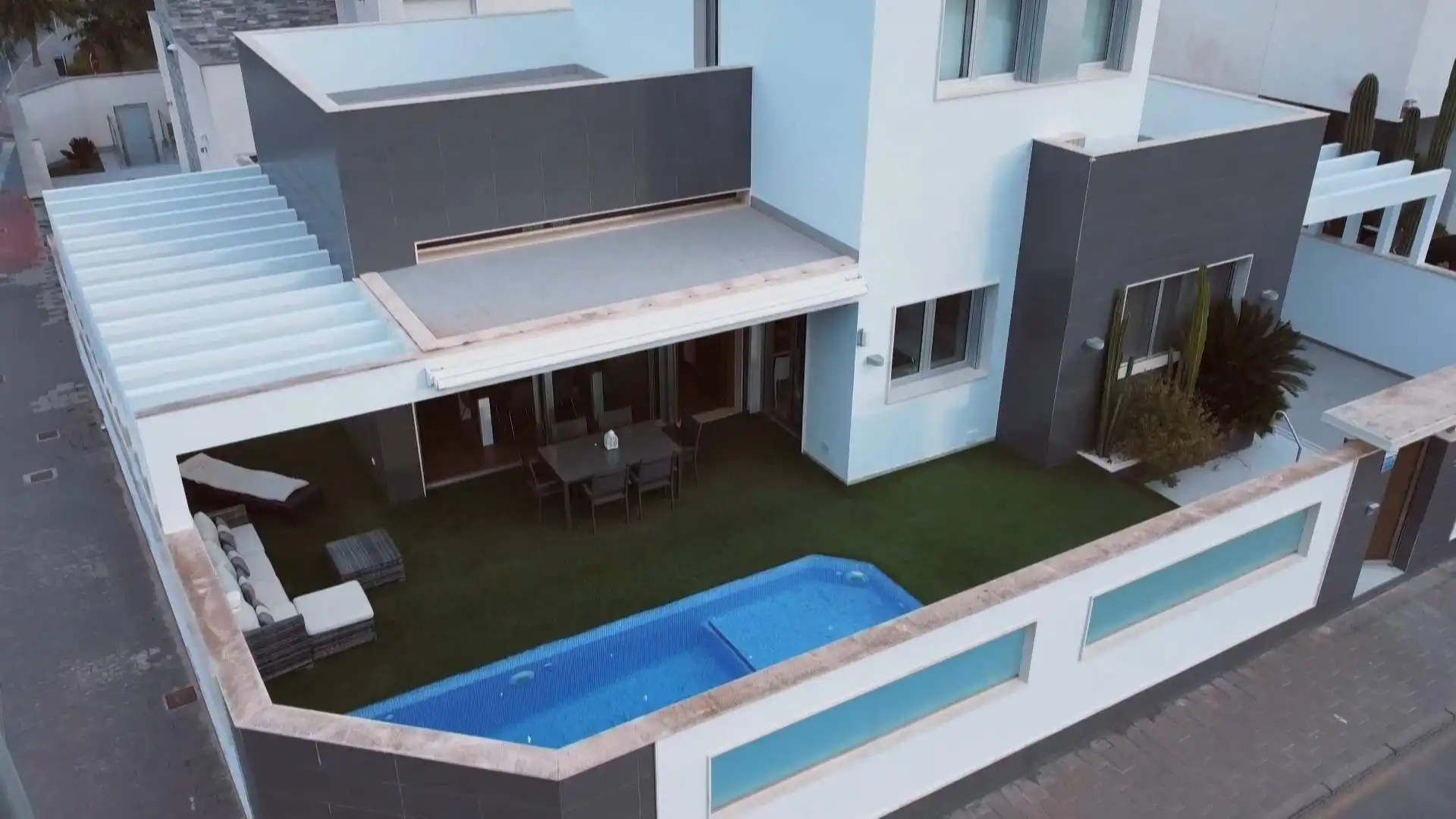 Villa avec terrasse à vendre à Mil Palmeras, imagen 3