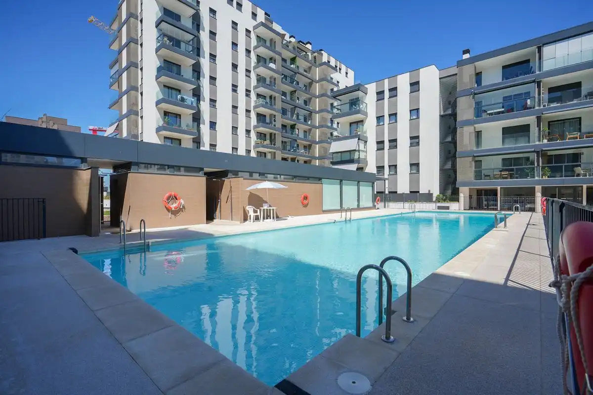 Piscina de Ático en venta en Alcalá de Henares con Aire acondicionado, Calefacción y Jardín privado