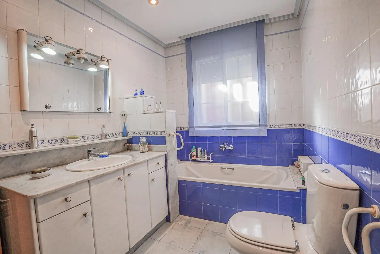 Bathroom of Detached homes for sale in Vilallonga del Camp  with Air Conditioner, Heating and Private garden