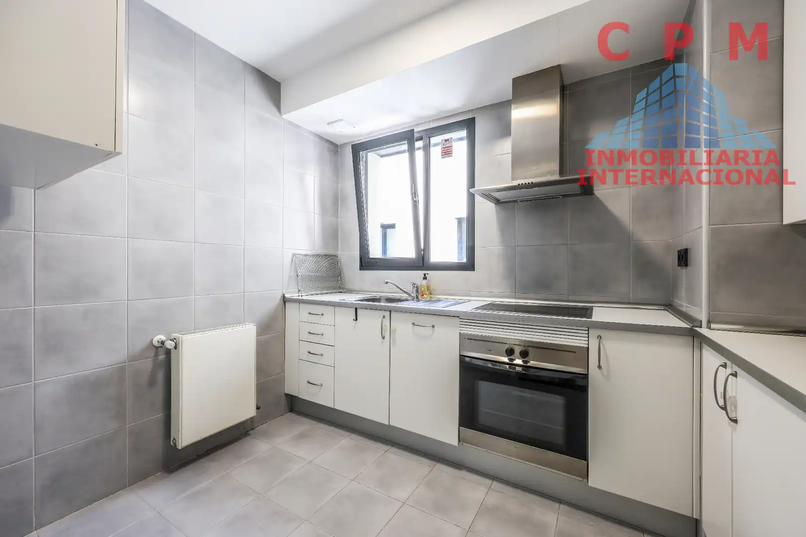 Cuina de Àtic de lloguer en Madrid amb Aire condicionat, Calefacció i Parquet