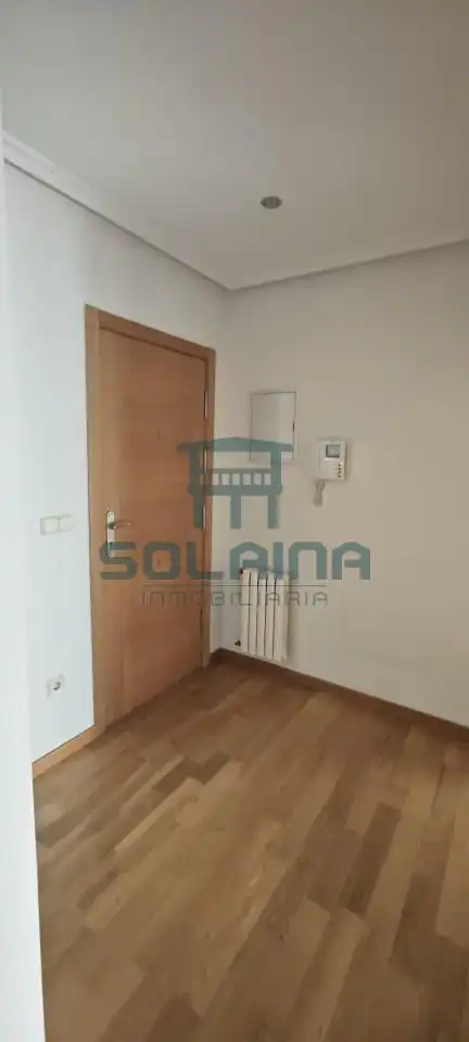 Apartament de lloguer en Ourense Capital  amb Calefacció, Traster i Balcó