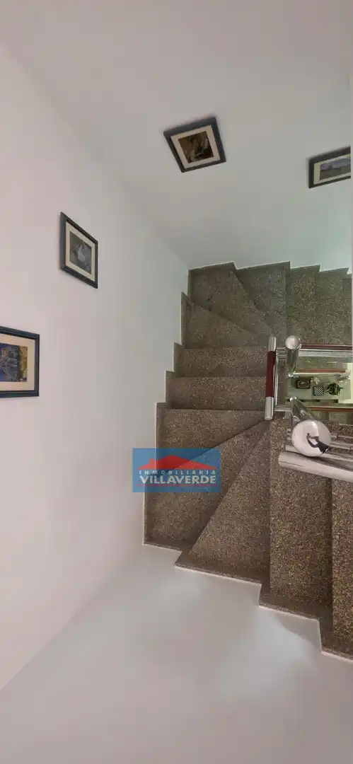 Casa adosada en venta en Cangas  con Calefacción, Terraza y Trastero
