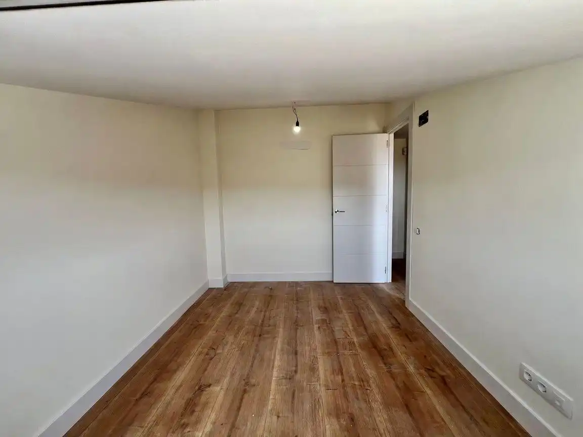 Flat for sale in Sabadell  with Air Conditioner, Heating and Terrace