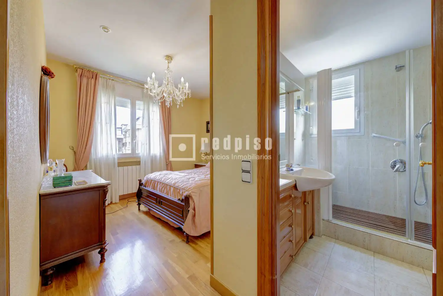 Bedroom of Flat for sale in Pozuelo de Alarcón  with Heating, Private garden and Parquet flooring