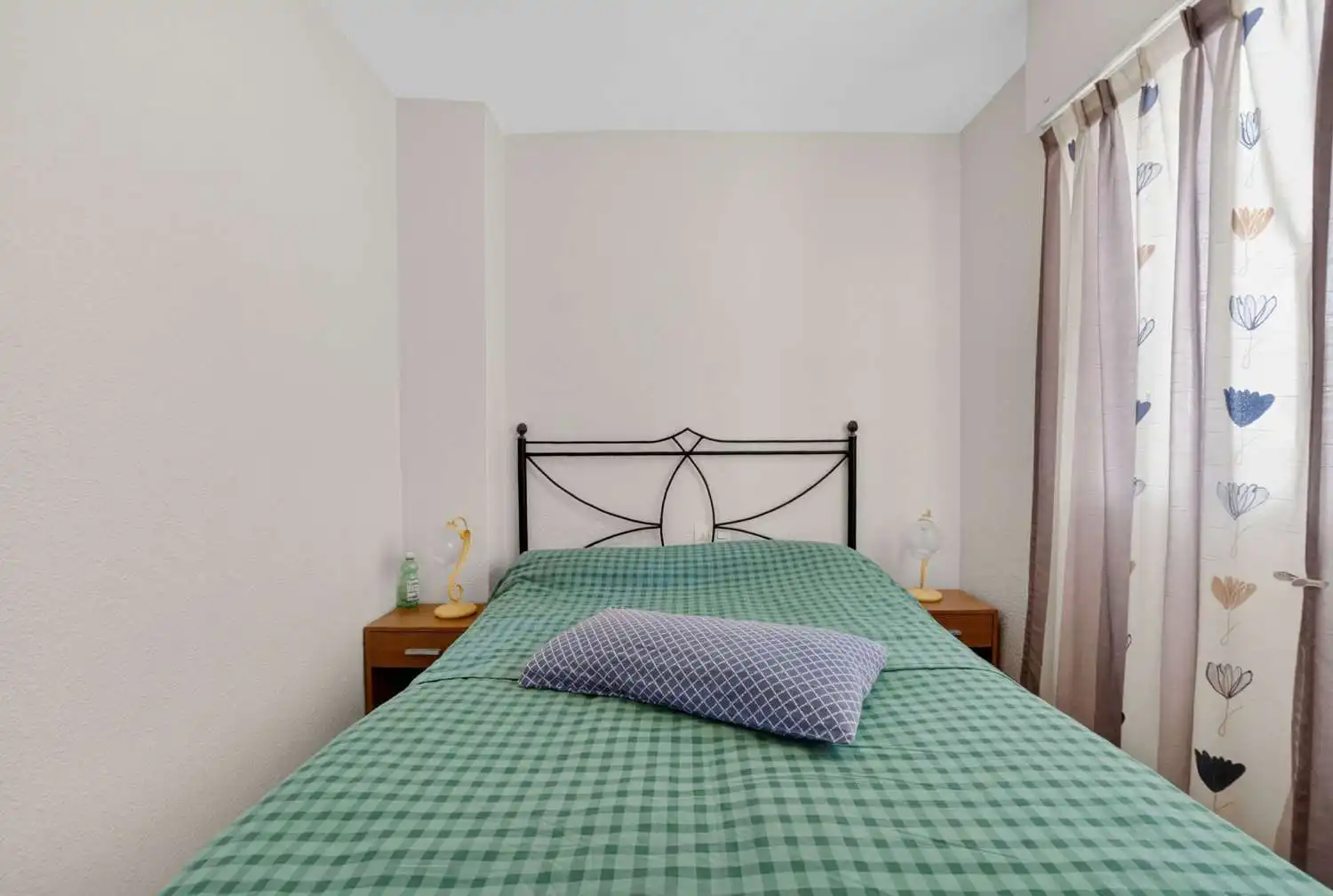 Habitación de Apartamento en venta en Torrevieja con Aire acondicionado, Calefacción y Terraza