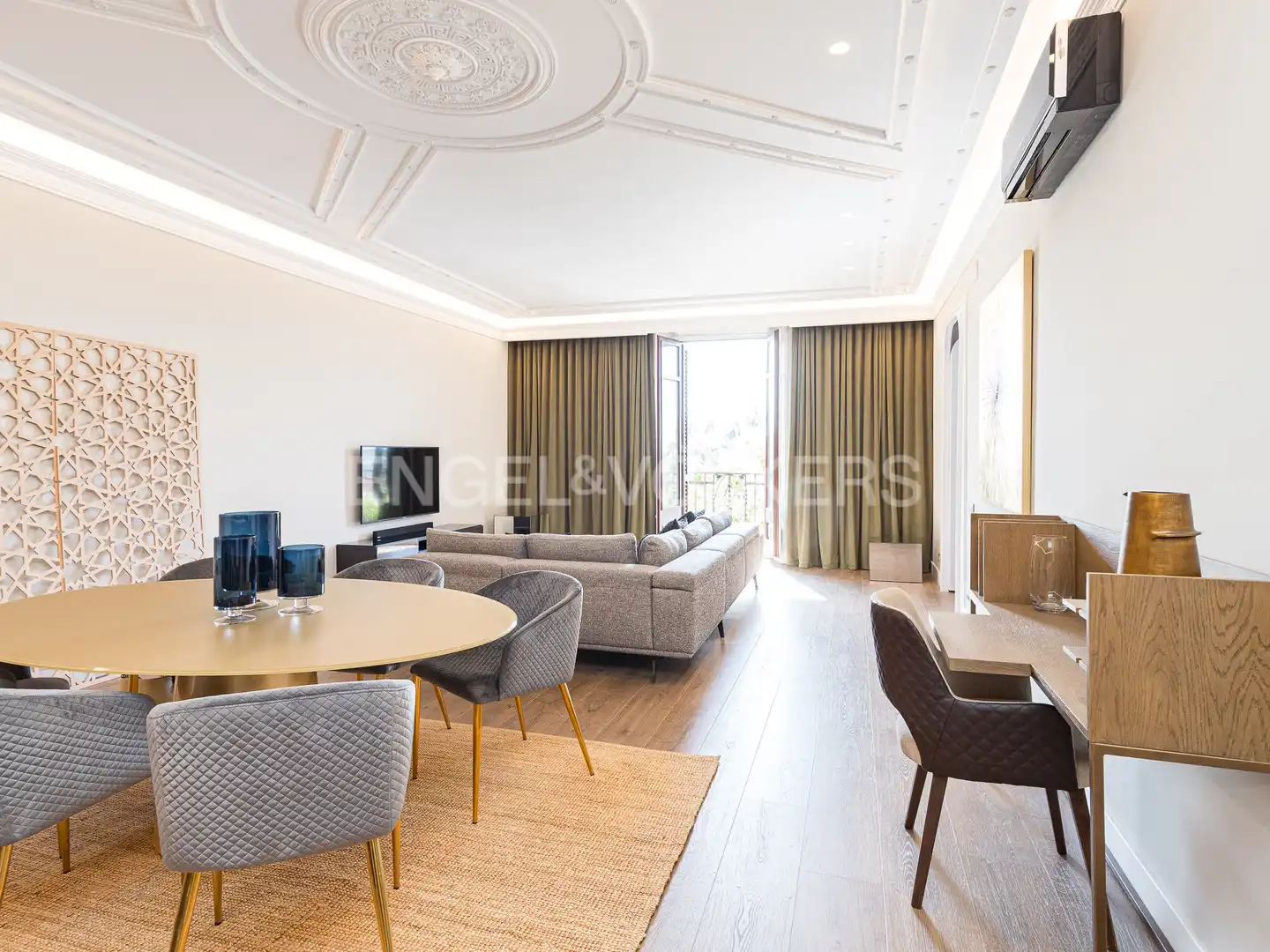 Flat with terrace for sale in Ciutat Vella