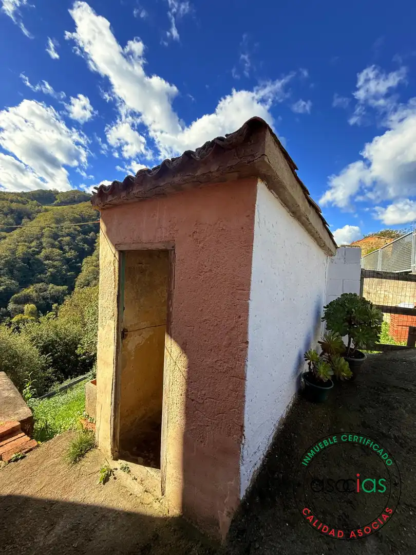 Außenansicht von Einfamilien-Reihenhaus zum Verkauf in Mieres (Asturias) mit Heizung, Möbliert und Balkon