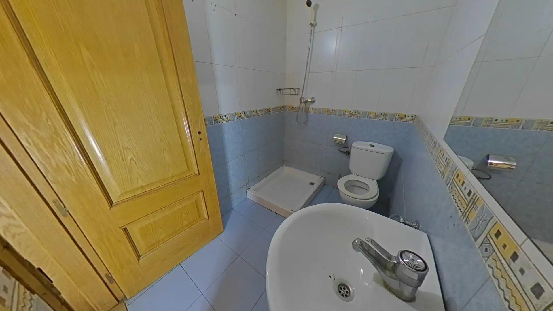 Baño de Piso en venta en Polop con Terraza y Balcón