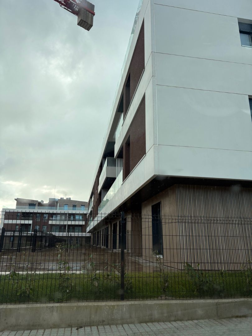 Vista exterior de Pis en venda en Santa Cruz de Bezana amb Terrassa