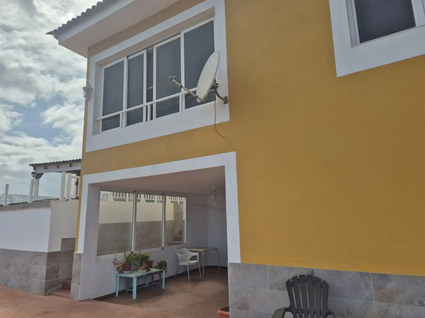 Vista exterior de Casa o chalet en venta en Candelaria con Jardín privado, Terraza y Amueblado